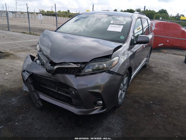 Toyota SIENNA SE 2020 5TDXZ3DC4LS047964 Image 2