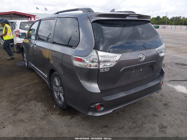 Toyota SIENNA SE 2020 5TDXZ3DC4LS047964 Image 3