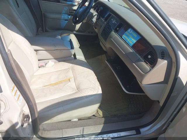 2003 Lincoln Town Car Cartier L მანქანა იყიდება აუქციონზე, vin: 1LNHM85W23Y626752, აუქციონის ნომერი: 45163481