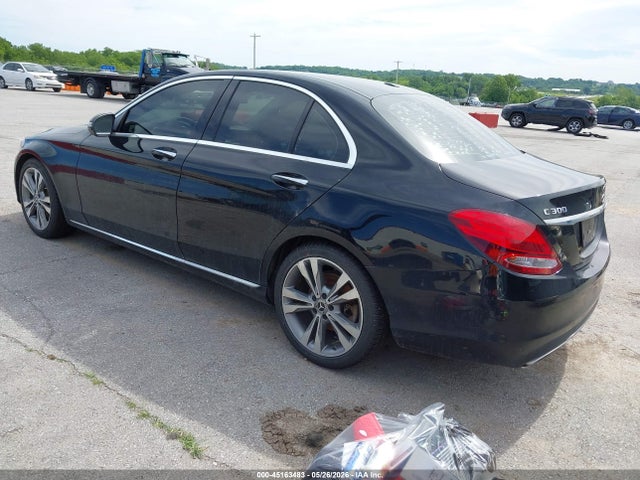 45163483 :رقم المزاد ، 55SWF4JB6HU230489 vin ، 2017 Mercedes-benz C 300 مزاد بيع