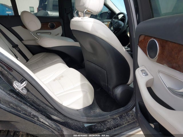 45163483 :رقم المزاد ، 55SWF4JB6HU230489 vin ، 2017 Mercedes-benz C 300 مزاد بيع