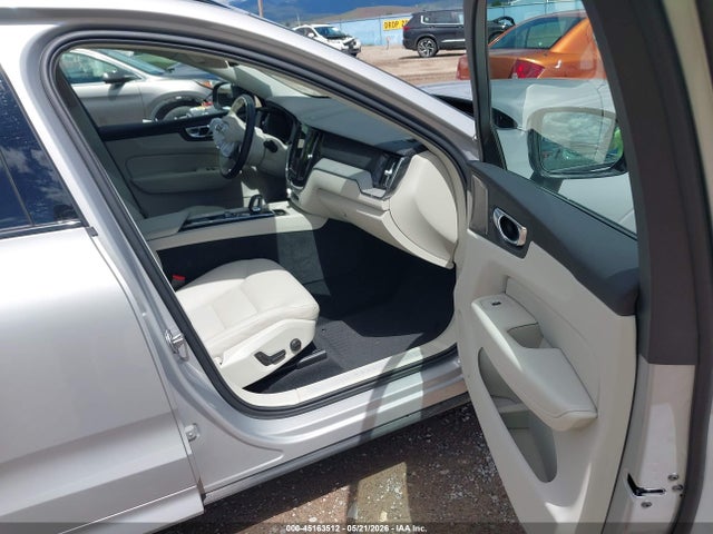 Продаж на аукціоні авто 2025 Volvo Xc60 Plug-in Hybrid Plus, T8 Awd Electric/gasoline, Dark, vin: YV4H60RC2S1029198, номер лоту: 45163512