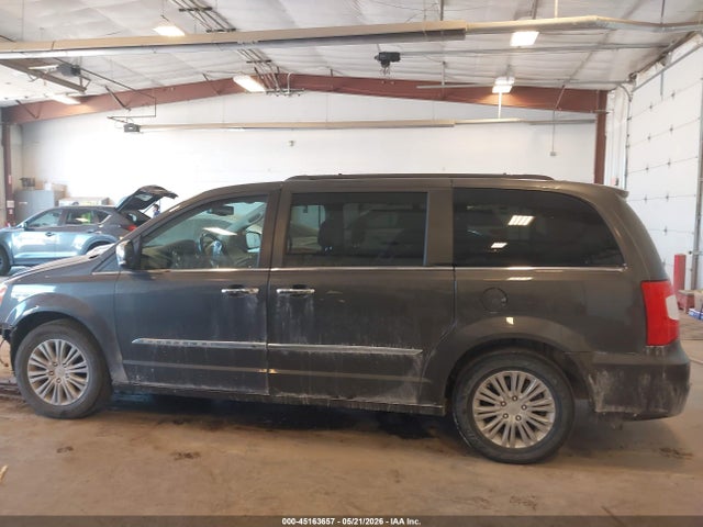2016 Chrysler Town & Country Touring-l მანქანა იყიდება აუქციონზე, vin: 2C4RC1CG0GR261349, აუქციონის ნომერი: 45163657