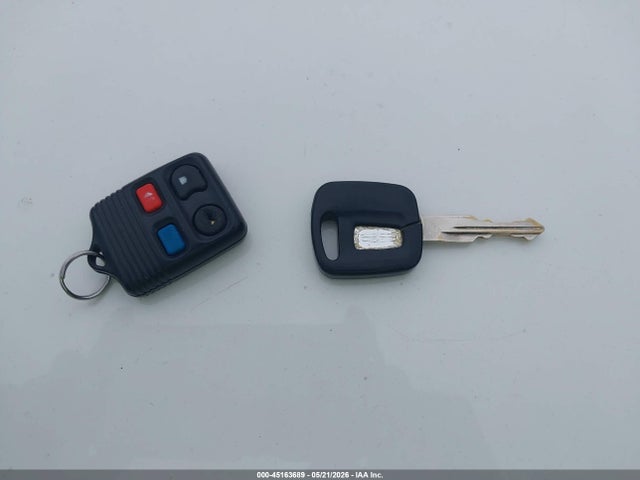 Продаж на аукціоні авто 2002 Lincoln Town Car Executive, vin: 1LNHM81W02Y611445, номер лоту: 45163689