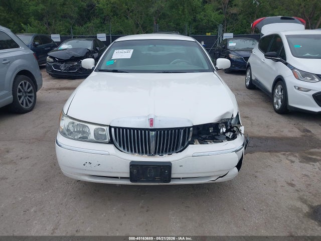 Продаж на аукціоні авто 2002 Lincoln Town Car Executive, vin: 1LNHM81W02Y611445, номер лоту: 45163689