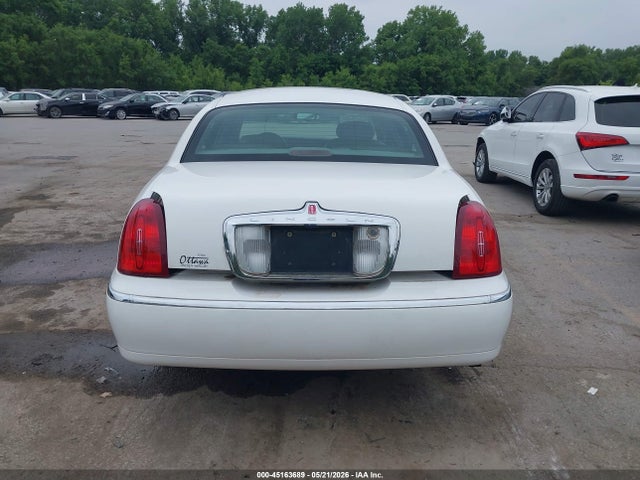 Продаж на аукціоні авто 2002 Lincoln Town Car Executive, vin: 1LNHM81W02Y611445, номер лоту: 45163689