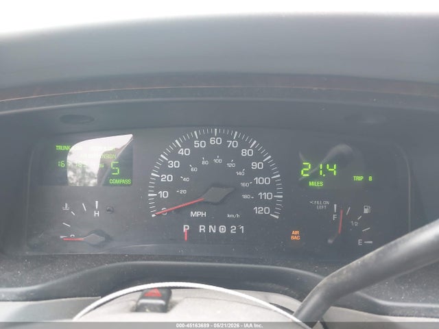 Продаж на аукціоні авто 2002 Lincoln Town Car Executive, vin: 1LNHM81W02Y611445, номер лоту: 45163689