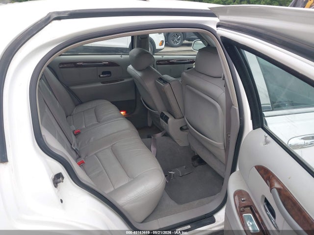 Продаж на аукціоні авто 2002 Lincoln Town Car Executive, vin: 1LNHM81W02Y611445, номер лоту: 45163689