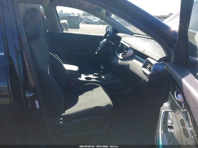5XYPGDA57LG683812 KIA Sorento 3.3l Lx