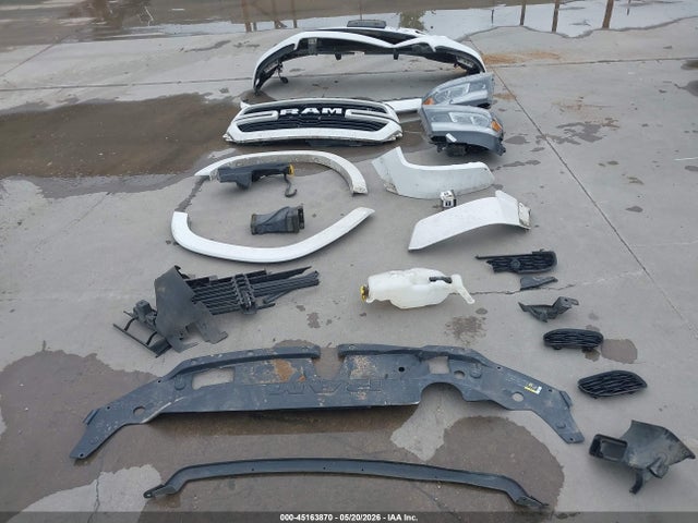2019 Ram 1500 Laramie  4x2 5'7 Box მანქანა იყიდება აუქციონზე, vin: 1C6RREJT1KN768988, აუქციონის ნომერი: 45163870