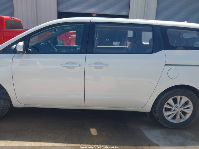 KIA Sedona L 2018 KNDMA5C10J6400316 Image 17