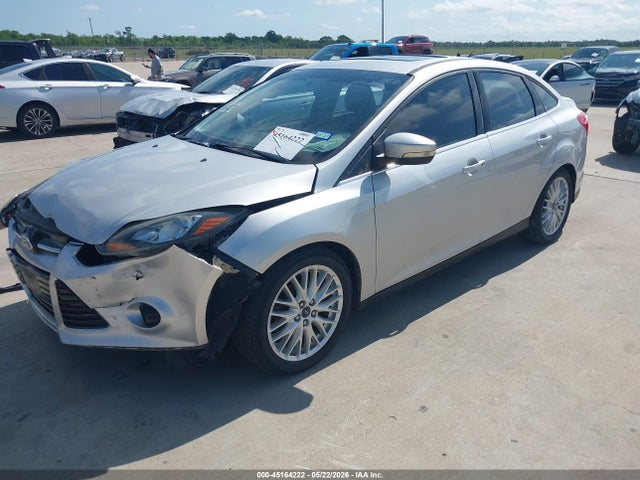 Ford Focus Titanium 2014 1FADP3J20EL310272 Image 2