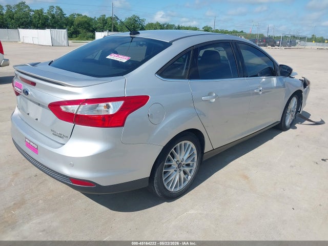 Ford Focus Titanium 2014 1FADP3J20EL310272 Image 4