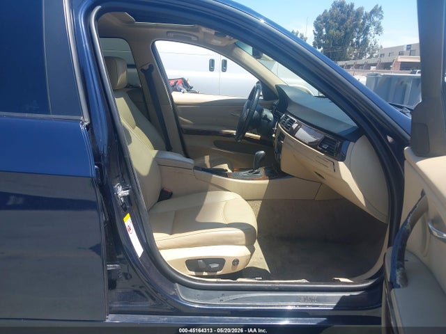 45164313 :رقم المزاد ، WBAVC535X8FZ85432 vin ، 2008 Bmw 328i مزاد بيع