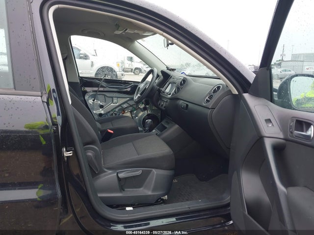 WVGAV7AXXHK048949 Volkswagen Tiguan 2.0t/2.0t S