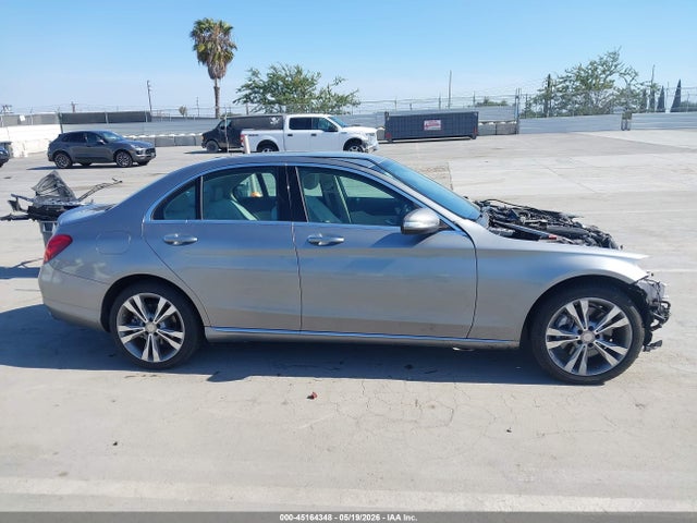 2015 Mercedes-benz C 300 Luxury მანქანა იყიდება აუქციონზე, vin: 55SWF4JB6FU085242, აუქციონის ნომერი: 45164348