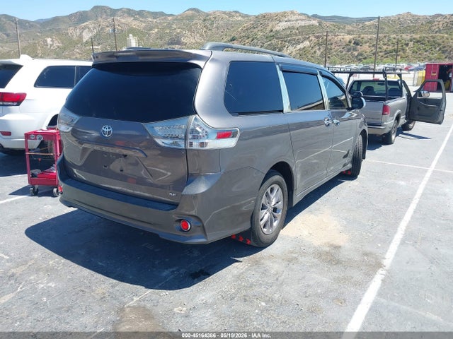 Aukcja sprzedaży 2011 Toyota Sienna Se, vin: 5TDXK3DC4BS072074, numer aukcji: 45164386