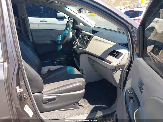 Aukcja sprzedaży 2011 Toyota Sienna Se, vin: 5TDXK3DC4BS072074, numer aukcji: 45164386