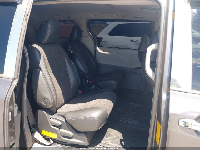 Aukcja sprzedaży 2011 Toyota Sienna Se, vin: 5TDXK3DC4BS072074, numer aukcji: 45164386