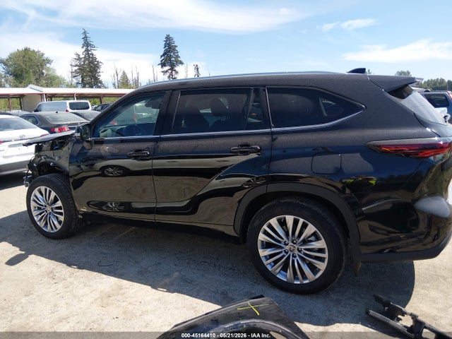 Toyota Highlander Hybrid Platinum 2025 5TDEBRCH4SS658877 Image 15