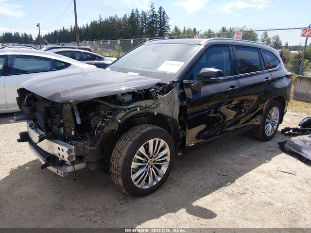 Toyota Highlander Hybrid Platinum 2025 5TDEBRCH4SS658877 Image 2