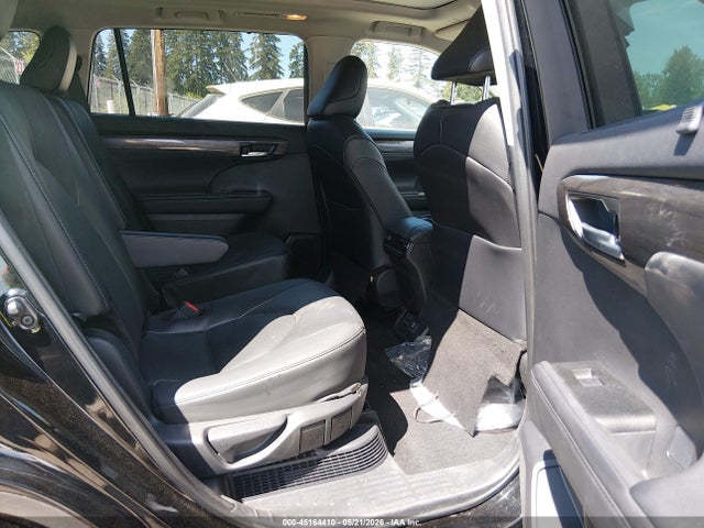 Toyota Highlander Hybrid Platinum 2025 5TDEBRCH4SS658877 Image 8