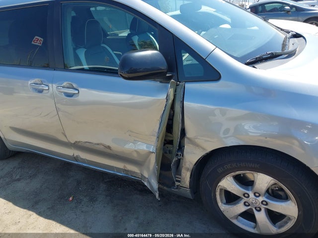 Продажа на аукционе авто 2016 Toyota Sienna Le 8 Passenger, vin: 5TDKK3DC3GS739329, номер лота: 45164479