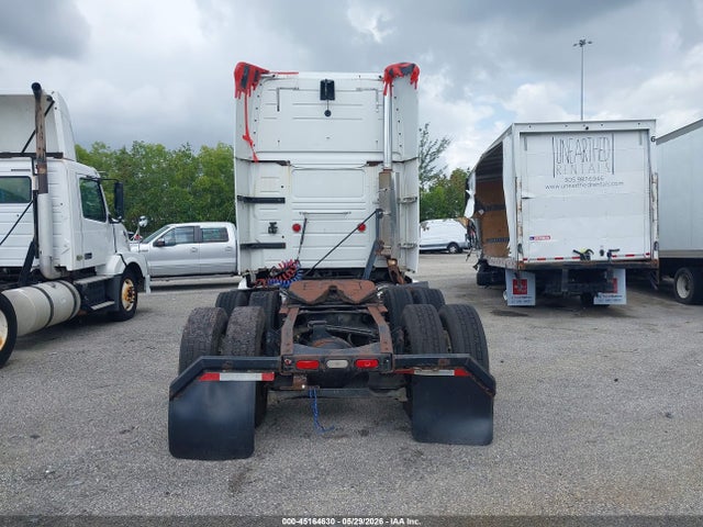 45164630 :رقم المزاد ، 4V4NC9GH56N419166 vin ، 2006 Volvo Vn Vnl مزاد بيع