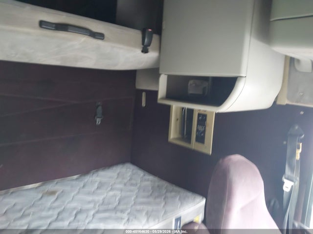 45164630 :رقم المزاد ، 4V4NC9GH56N419166 vin ، 2006 Volvo Vn Vnl مزاد بيع