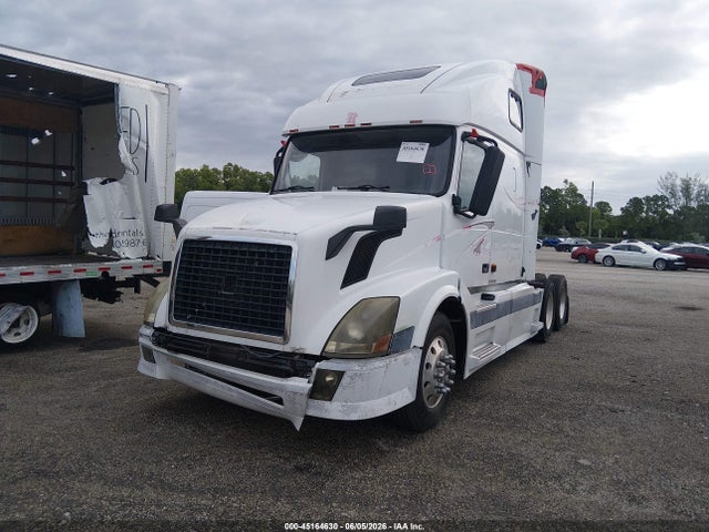 45164630 :رقم المزاد ، 4V4NC9GH56N419166 vin ، 2006 Volvo Vn Vnl مزاد بيع