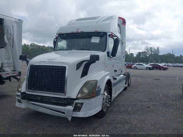 45164630 :رقم المزاد ، 4V4NC9GH56N419166 vin ، 2006 Volvo Vn Vnl مزاد بيع