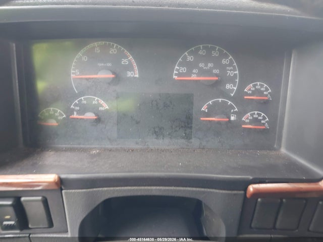 45164630 :رقم المزاد ، 4V4NC9GH56N419166 vin ، 2006 Volvo Vn Vnl مزاد بيع