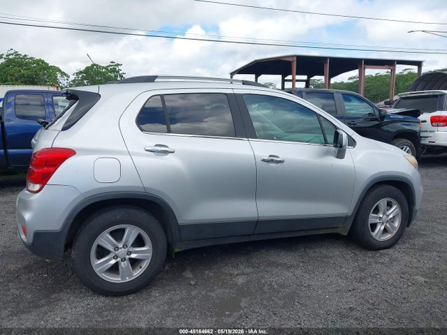 KL7CJLSB3JB577327 Chevrolet Trax Lt