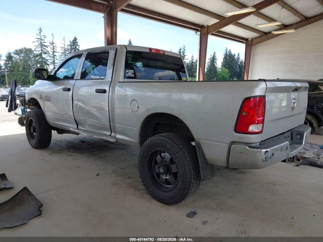3C63R3CL7HG623155 RAM 3500 Tradesman 4x4 6&#039;4 Box