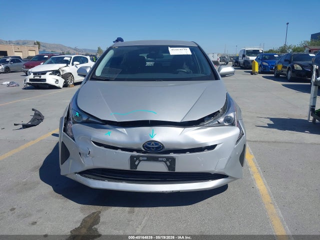 2017 Toyota Prius Two მანქანა იყიდება აუქციონზე, vin: JTDKBRFU7H3575451, აუქციონის ნომერი: 45164839