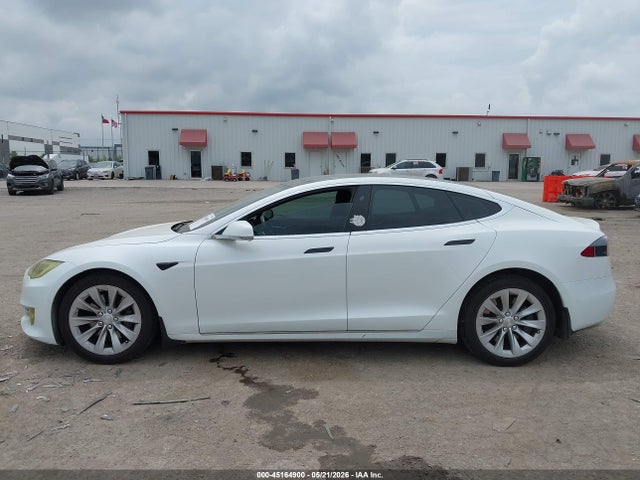 2016 Tesla Model S 60/70/75/85 მანქანა იყიდება აუქციონზე, vin: 5YJSA1E10GF172828, აუქციონის ნომერი: 45164900