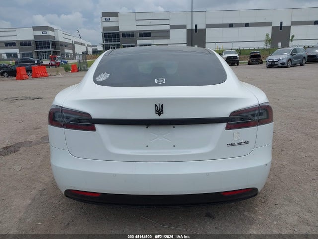2016 Tesla Model S 60/70/75/85 მანქანა იყიდება აუქციონზე, vin: 5YJSA1E10GF172828, აუქციონის ნომერი: 45164900