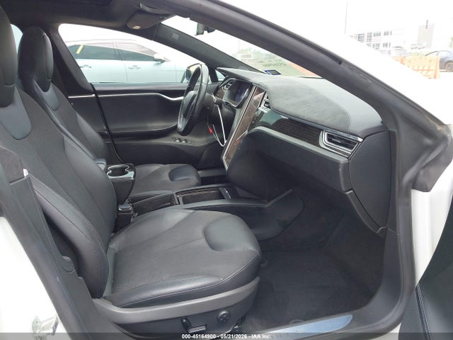 2016 Tesla Model S 60/70/75/85 მანქანა იყიდება აუქციონზე, vin: 5YJSA1E10GF172828, აუქციონის ნომერი: 45164900