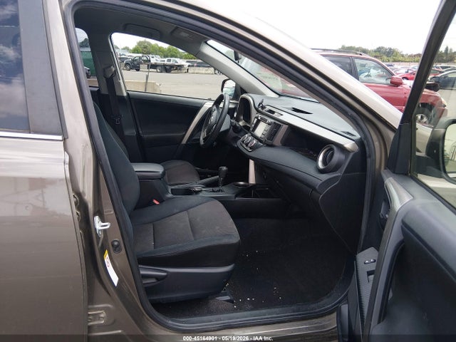 Toyota RAV4 LE 2014 JTMBFREV8ED056008 Image 5