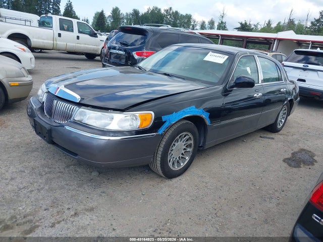 Продаж на аукціоні авто 2001 Lincoln Town Car Signature, vin: 1LNHM82W61Y732736, номер лоту: 45164923