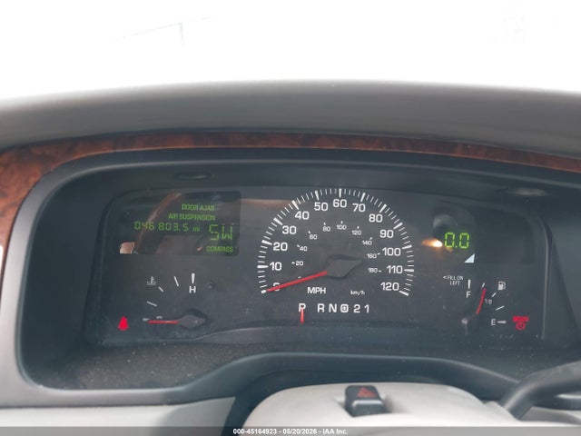 Продаж на аукціоні авто 2001 Lincoln Town Car Signature, vin: 1LNHM82W61Y732736, номер лоту: 45164923