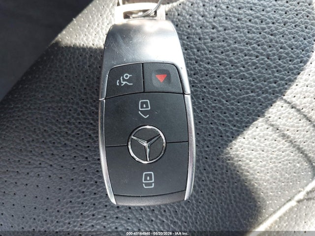 2020 Mercedes-benz C 300 4matic მანქანა იყიდება აუქციონზე, vin: 55SWF8EB9LU330175, აუქციონის ნომერი: 45164940