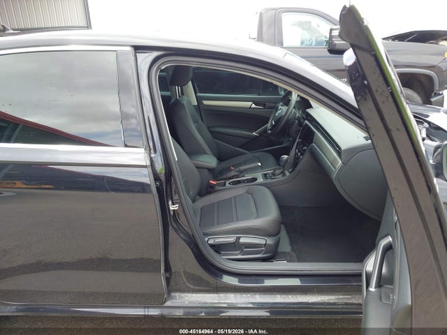 Продаж на аукціоні авто 2021 Volkswagen Passat 2.0t Se, vin: 1VWSA7A33MC015102, номер лоту: 45164964