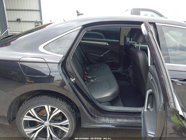 Продаж на аукціоні авто 2021 Volkswagen Passat 2.0t Se, vin: 1VWSA7A33MC015102, номер лоту: 45164964