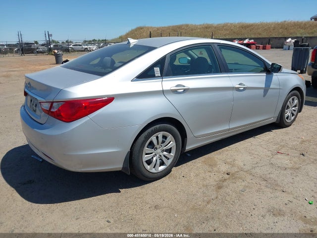 2013 Hyundai Sonata Gls მანქანა იყიდება აუქციონზე, vin: 5NPEB4AC4DH587554, აუქციონის ნომერი: 45165010