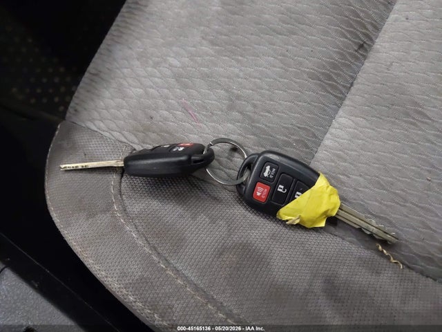 Продаж на аукціоні авто 2016 Toyota Corolla Le, vin: 2T1BURHEXGC700383, номер лоту: 45165136