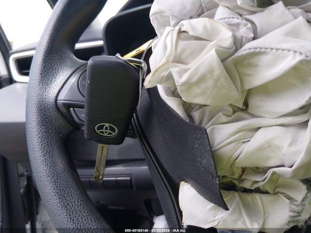 45165140 :رقم المزاد ، 5YFEPMAE4NP381142 vin ، 2022 Toyota Corolla Le مزاد بيع