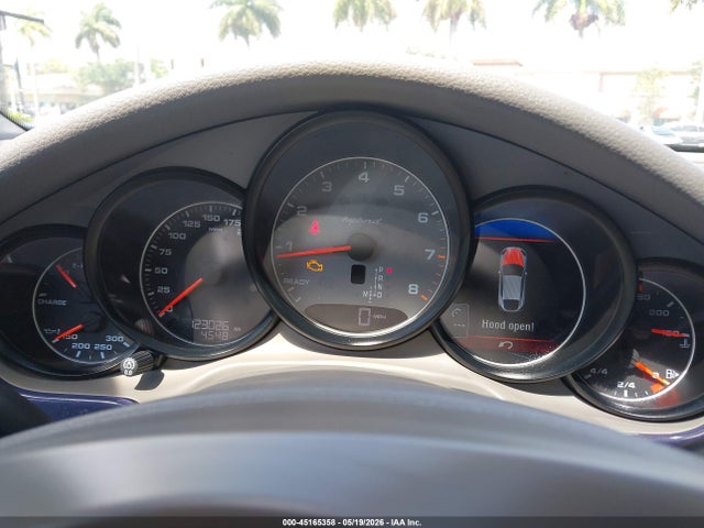 Auction sale of the 2013 Porsche Panamera Hybrid S, vin: WP0AD2A70DL045069, lot number: 45165358