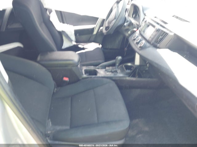 Toyota RAV4 LE 2018 2T3ZFREV1JW426002 Image 5
