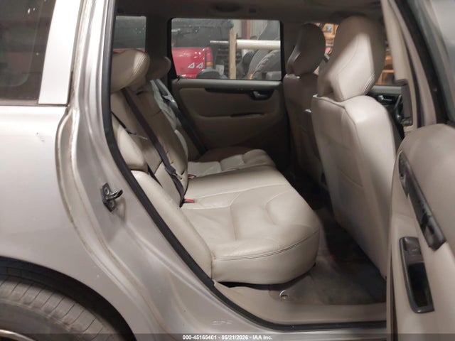 Продажа на аукционе авто 2002 Volvo V70 2.4, vin: YV1SW61R422250351, номер лота: 45165401